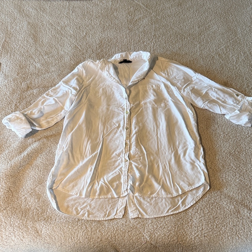 Jane and Delancey Classic White Button-Up Blouse Medium